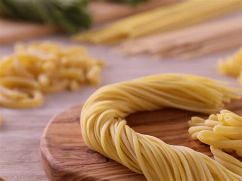 イタリアのロングパスタ、種類とレシピをご紹介！ 生パスタ製造・業務用卸・ご家庭向け販売のニューオークボ