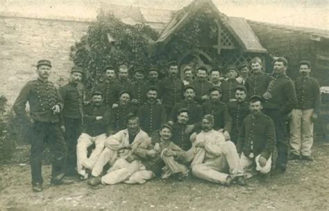 Carte Photo Ancienne Groupe De Militaires Au Repos Me Guerre