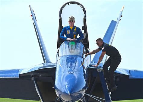 DVIDS Images The U S Navy Flight Demonstration Team The Blue