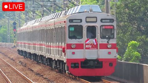 HUNTING RAMAINYA KERETA DAN KRL COMMUTER LINE DI STASIUN LAYANG