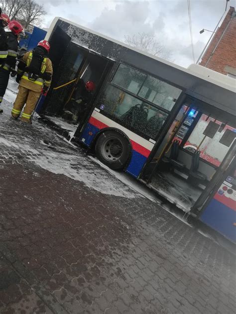 Uwaga Pożar autobusu komunikacji miejskiej w Bydgoszczy AKTUALIZACJA