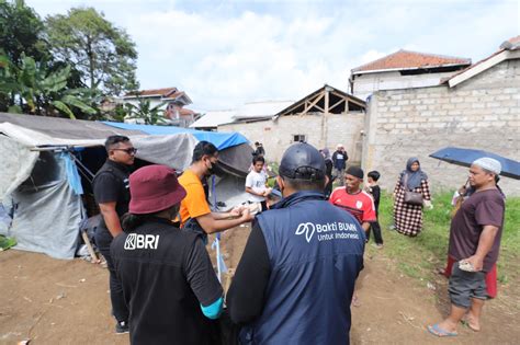 Bangun Posko Kesehatan Dan Bagikan 2000 Nasi Bungkus Bri Gerak Cepat