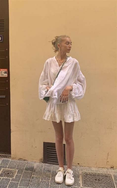 Pin Tillagd Av Adrianna Lafkas På Aesthetic Outfit Idéer