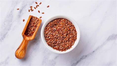 10 Clever Ways To Eat Flax Seeds To Reduce Tummy Bloating Caloriebee