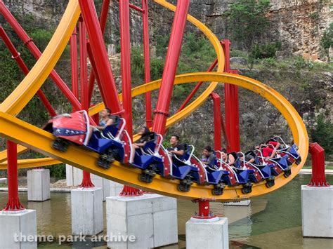 Wonder Woman Golden Lasso Coaster At Six Flags Fiesta Texas Theme