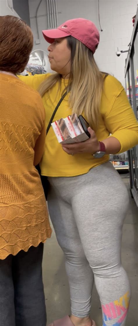 Stacked Walmart Latina Milf Spandex Leggings Yoga Pants Forum