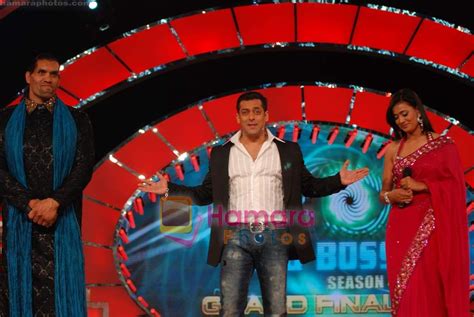 The Great Khali Shweta Tiwari Salman Khan At Big Boss Season 4 Grand