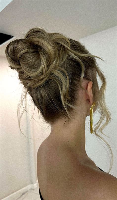 40 Timeless And Elegant Updo Hairstyles Romantic Updo With Loose Curls