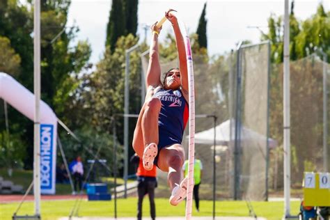 Atletica Record Italiano Nell Asta Per Roberta Bruni Con