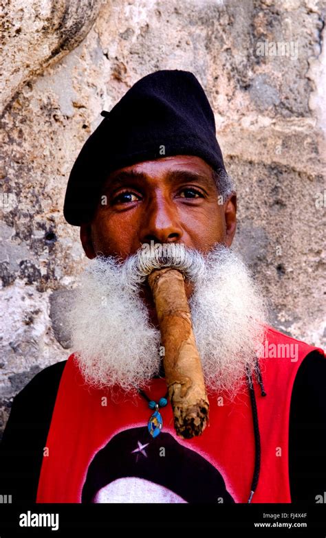 V Tements Traditionnels Cubains Banque De Photographies Et Dimages