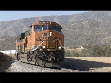 K Union Pacific Bnsf Trains Over Tehachapi Pass Sept Youtube