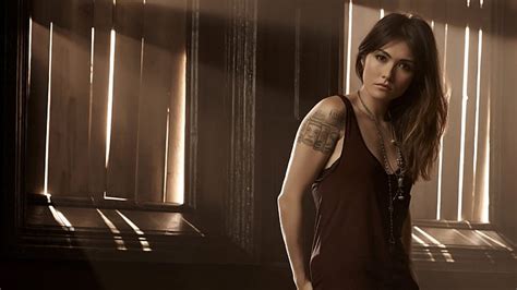 Hd Wallpaper Daniella Pineda The Originals Wallpaper Flare