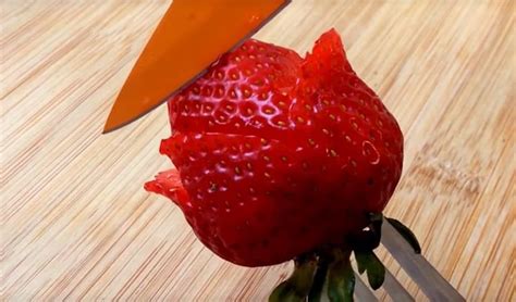 How To Make A Strawberry Rose In 6 Steps Artofit