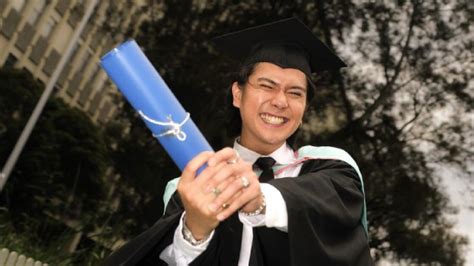 Momen Iqbaal Ramadhan Wisuda Setalah Lulus Dari Monash University