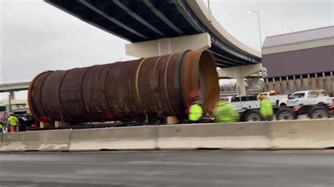 I 95 North In Philadelphia Closes After Truck Hits Overhead Bridge