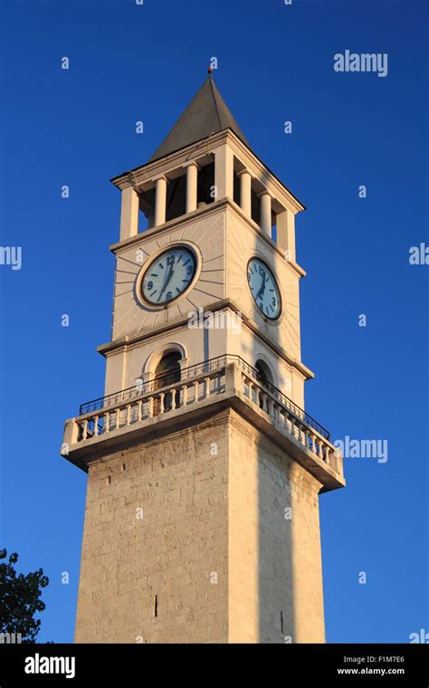 Der Uhrturm Rruga Abdi Toptani Tirana Albanien Balkan Europa