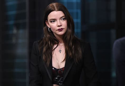 itálico Faial Baya anya taylor joy the new mutants Panda Gran Barrera ...