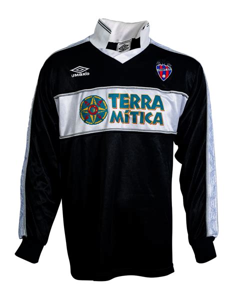 Levante 2000-01 Away Kit