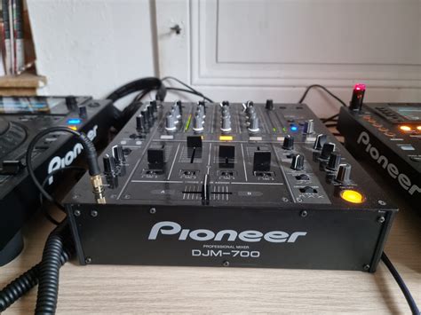 DJM-700 - Pioneer DJM-700 - Audiofanzine