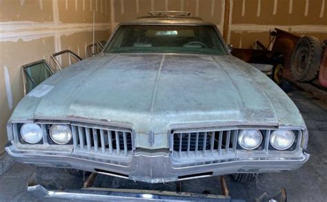 No Reserve Roller 1969 Oldsmobile Vista Cruiser Barn Finds