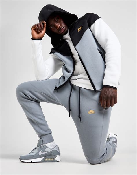 Nike Pantaloni Della Tuta Tech Fleece In Grigio Jd Sports