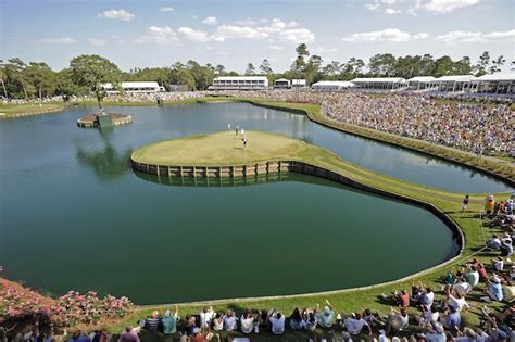 Teeing Off: Is the 17th hole at TPC Sawgrass the most famous golf hole ...