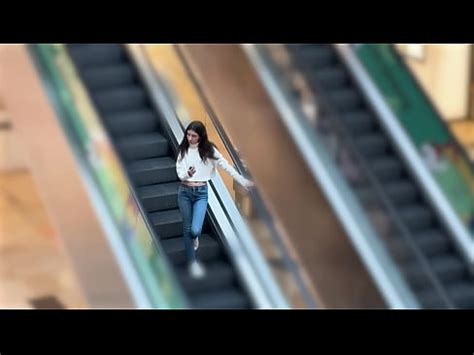 Katty WETTING Jeans And Pee In The Shopping Mall XVIDEOS