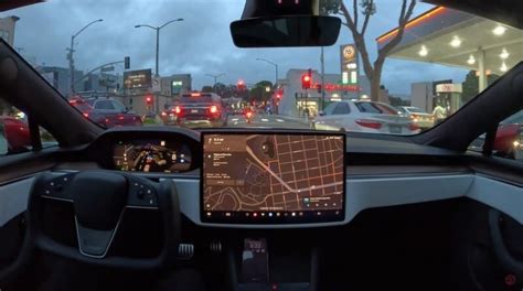 Tesla révèle son chef d œuvre de conduite autonome découvrez une