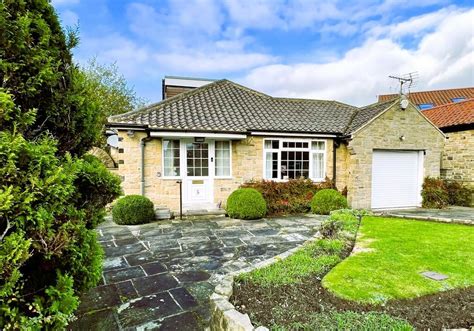 Manor Close Bramhope Leeds West Yorkshire 3 Bed Detached Bungalow