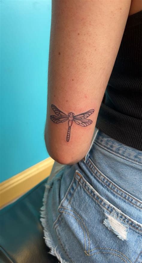 Dragonfly Tattoo *･ﾟ* | Stomach tattoos, Simplistic tattoos, Tattoos