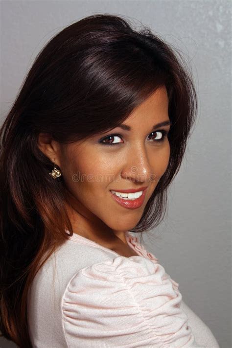 Belle Latina Headshot 13 Photo stock Image du fille cosmétiques 19769624