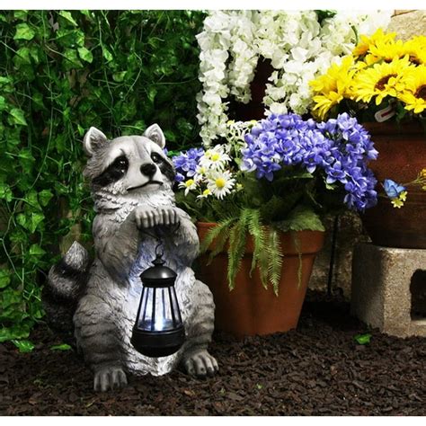 Ytc Summit North American Raccoon Statue Holding Solar Powered Lantern