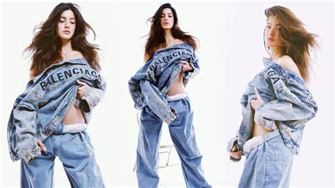 Shanaya Kapoor Is FIRE Goes Topless In Latest Hot Photos