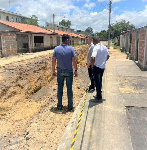 Diogo acompanha obras de drenagem e pavimentação no Morada da Barra A