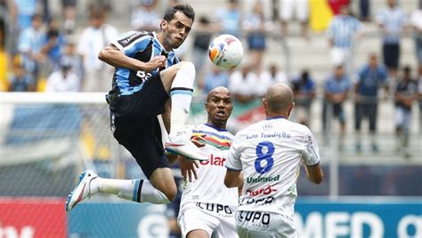 Grêmio joga mal é vaiado pela torcida e perde a 2ª consecutiva na Arena