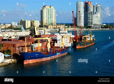 Miami Skyline Port Hi Res Stock Photography And Images Alamy