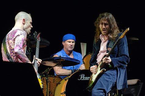 John Frusciante visszatér a Red Hot Chili Peppersbe