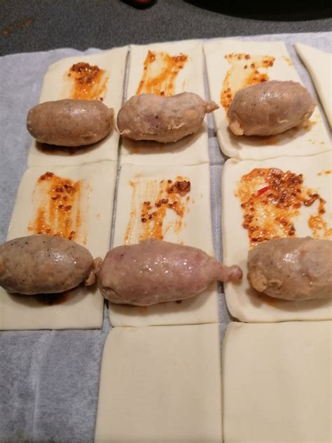 Roul S Feuillet S De Saucisses Confites Au Piment Despelette Les