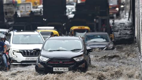 Delhi Weather Light To Moderate Rain Likely In National Capital Till