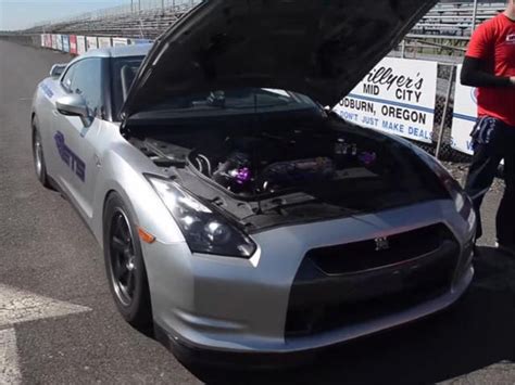 World S Fastest Nissan GT R Clocks 7 81 Second Quarter Mile