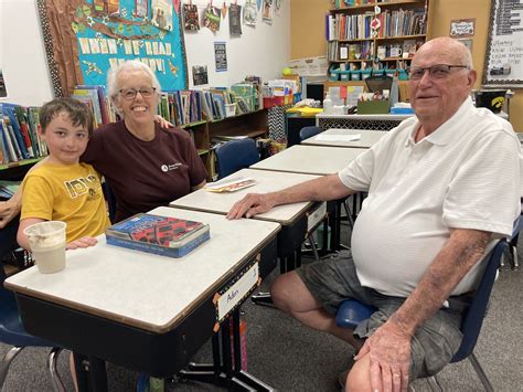 Third Graders Meet Their Pen Pals Central Decatur Csd