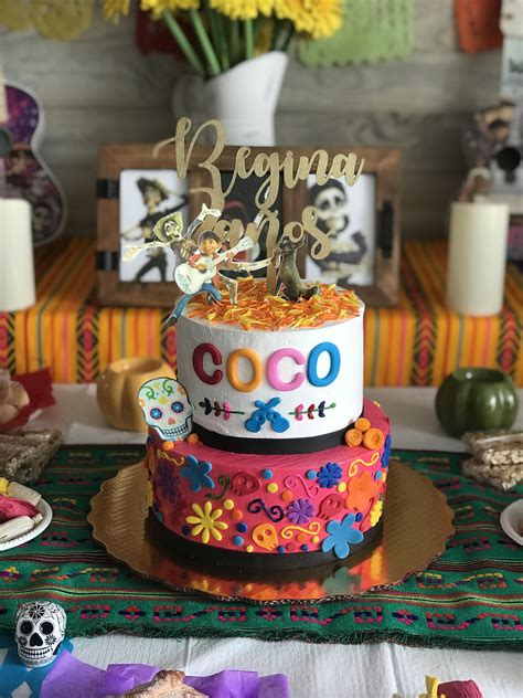 Coco birthday cake Disney pastel película Coco Disney Birthday Cakes