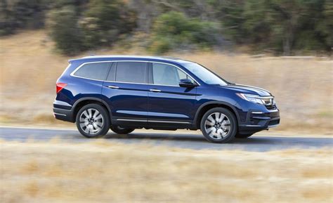 2019 Honda Pilot Refreshed Looks Better Driving