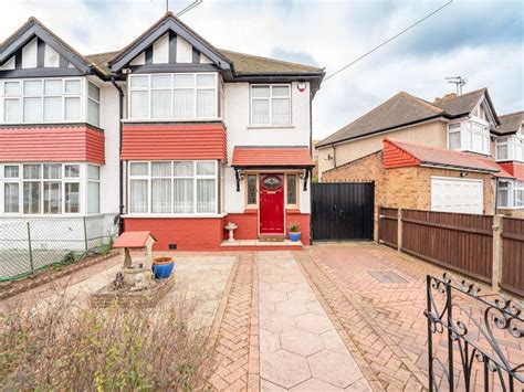 3 Bed Semi Detached House For Sale In Silverdale Gardens Hayes Ub3