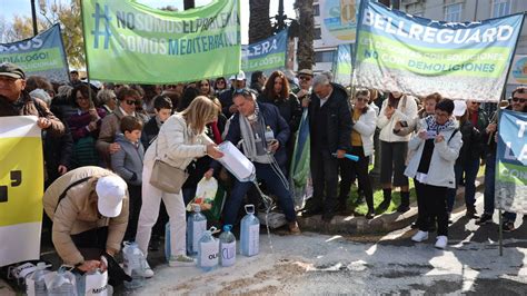 Ley De Costas Afectados Por Los Deslindes Y El Ministerio Chocan Por