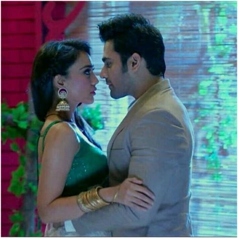 Surbhi Jyoti And Pearl V Puris Naagin 3 Clocks In 2 Years Fans