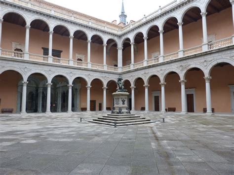 Patio Interior En El Museo Del Ej Rcito Alc Zar De Toledo Museo