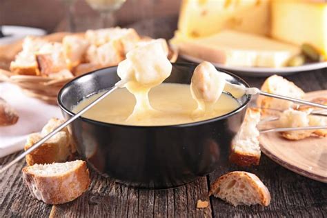 Fondue Serowe Przepis Foodmagazine Pl Przepisy Kulinarne