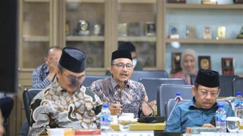 Rapat Komite Iv Dpd Ri Dengan Bappenas Dan Bps Haji Uma Minta