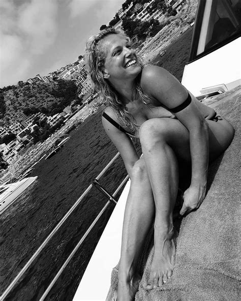 HOT zdjęcia Joanny Liszowskiej w bikini Gwiazda kusi na potęgę